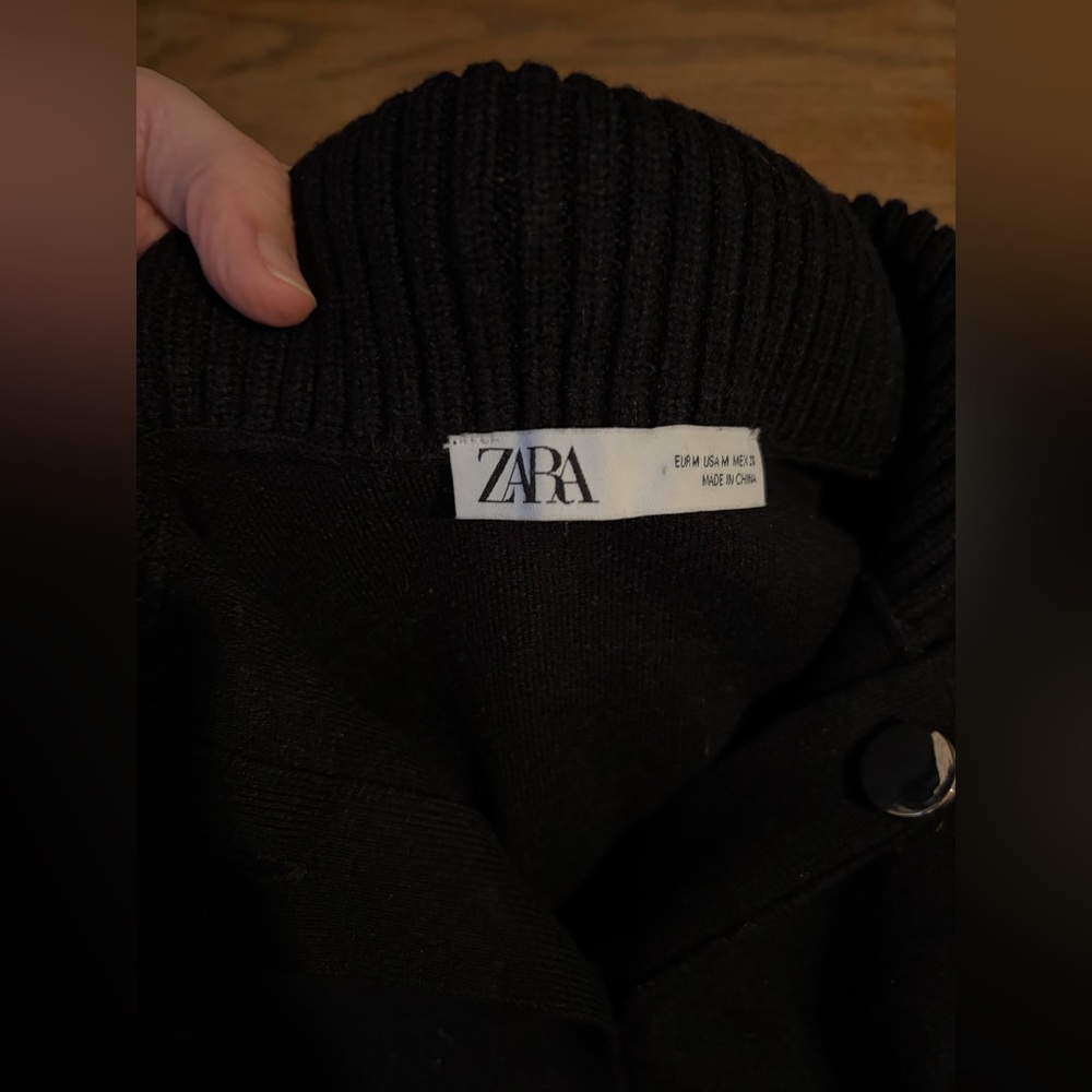 Zara knit black cardigan with gold buttons - Picture 4 of 5